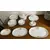 Foto de um(a) Jogo de jantar com 30 peças porcelana Renner, da categoria de Acessórios de cozinha. Lindo aparelho de jantar floral vintage, com diversas peças, incluindo pratos, travessas, sopeira, Ideal para ocasiões... Mostrado de uma perspectiva diferente. Vendido no marketplace Trésors.