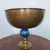 Foto de um(a) Centro de mesa em latão esmaltado, da categoria de Centro de mesa. Lindo centro de mesa de latão esmaltado / fruteira/ balde de gelo / bebidas (peça de ateliê). Medidas: 27 cm de altura x 30... Mostrado de uma perspectiva diferente. Vendido no marketplace Trésors.