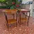 Foto de um(a) Mesa lateral em madeira nobre, da categoria de Mesas laterais. Belissimas mesinhas laterais em madeira nobre, estilo francês Luiz XV, com 2 estágios, pernas recurvas terminadas em bronze,... Mostrado de uma perspectiva diferente. Vendido no marketplace Trésors.