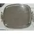 Foto de um(a) Grande bandeja em metal espessurado a prata, da categoria de Bandejas. Grande bandeja em metal espessurado a prata com tabuleiro decorado com flores e arabescos em baixo relevo , bem como a... Mostrado de uma perspectiva diferente. Vendido no marketplace Trésors.