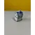 Foto de um(a) ​Enfeite casinha azul e branca em porcelana, da categoria de Objetos decorativos. Casinha em porcelana. Perfeito estado. Medidas: 5x4x6cm. Mostrado de uma perspectiva diferente. Vendido no marketplace Trésors.