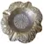 Foto de um(a) Cinzeiro em Bronze – Design Floral, da categoria de Cinzeiros. Elegância e durabilidade se unem neste cinzeiro circular em bronze trabalhado. O fundo exibe uma belíssima flor central em... Mostrado de uma perspectiva diferente. Vendido no marketplace Trésors.