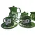 Foto de um(a) Jogo de Café/Chá em Porcelana Esmaltada Verde – Pintura Floral Artesanal – 15 Peças, da categoria de Conjuntos de café e chá. Encante seus convidados com este magnífico conjunto de café em porcelana esmaltada. Com um acabamento em verde folha... Mostrado de uma perspectiva diferente. Vendido no marketplace Trésors.