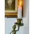 Foto de um(a) Castiçal escultorico, da categoria de Castiçais. Castiçal em bronze. Mede: 21 cm altura. Mostrado de uma perspectiva diferente. Vendido no marketplace Trésors.