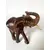 Foto de um(a) Elefante decorativo em madeira, da categoria de Escultura. Elefante decorativo esculpido em madeira. *Contém avaria em uma das orelhas, como mostra a foto. Mede: 17 x 15cm. Mostrado de uma perspectiva diferente. Vendido no marketplace Trésors.