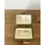 Foto de um(a) Pequena caixa porta comprimido formato carrinho de feira, da categoria de Porta-Jóias. Porta comprimido carrinho de feira Mede: 7,5 x 3,5cm. Mostrado de uma perspectiva diferente. Vendido no marketplace Trésors.