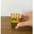 Foto de um(a) Pequena caixa porta comprimido formato carrinho de feira, da categoria de Porta-Jóias. Porta comprimido carrinho de feira Mede: 7,5 x 3,5cm. Mostrado de uma perspectiva diferente. Vendido no marketplace Trésors.