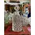 Foto de um(a) Antiga Garrafa Licoreira Decorativa Cristal Alemão Art Deco, da categoria de Garrafas. Antiga e grande garrafa licoreira em cristal alemão. Peça artística, design clássico, com traços do período Art Deco. Linda... Mostrado de uma perspectiva diferente. Vendido no marketplace Trésors.