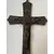 Foto de um(a) Arte Sacra Antiga Escultura Crucifixo Jesus Cristo Em Bronze, da categoria de Objetos religiosos e espirituais. Antigo crucifixo em bronze francês. Fundição de ótima qualidade. Medidas 28x17cm. Mostrado de uma perspectiva diferente. Vendido no marketplace Trésors.