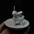 Foto de um(a) Antiga Pequena Escultura Porta Anéis Unicórnio Em Porcelana, da categoria de Porta-Jóias. Porta Anéis Unicórnio Em Porcelana. Porcelana ao gosto LladróMedidas 9x10cm. Mostrado de uma perspectiva diferente. Vendido no marketplace Trésors.