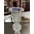 Foto de um(a) Antigo Vasinho Opalescente Em Opalina Art Deco Fenton Glass, da categoria de Vasos. ~ Fenton Art Glass ~Manufatura americana fundada em 1905. Antigo vasinho artístico em vidro opalescente com a borda... Mostrado de uma perspectiva diferente. Vendido no marketplace Trésors.
