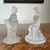 Foto de um(a) Antigo Par Pequenas Esculturas Em Cristal Tcheco Satiné, da categoria de Escultura. Bohemia Glass. Antigo e delicado par de pequenas esculturas feitas à mão em cristal Tcheco satiné. Com selo da manufatura na... Mostrado de uma perspectiva diferente. Vendido no marketplace Trésors.