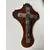 Foto de um(a) Arte Sacra Escultura Cristo Crucifixo Madeira Pétit Bronze, da categoria de Objetos religiosos e espirituais. Antigo e grande crucifixo em madeira com petit bronze e metal prateado. Peça artística. Uma beleza! Uma clássica da Década... Mostrado de uma perspectiva diferente. Vendido no marketplace Trésors.