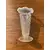 Foto de um(a) Antigo Vasinho Opalescente Em Opalina Art Deco Fenton Glass, da categoria de Vasos. ~ Fenton Art Glass ~Manufatura americana fundada em 1905. Antigo vasinho artístico em vidro opalescente com a borda... Mostrado de uma perspectiva diferente. Vendido no marketplace Trésors.