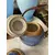 Foto de um(a) Antigo Conjunto de Chá Porcelana Art Deco, da categoria de Conjuntos de café e chá. Antigo e raro conjunto de chá, composto por três peças (bule, açucareiro e leiteira) em faiança/porcelana alemã. As cores... Mostrado de uma perspectiva diferente. Vendido no marketplace Trésors.