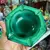 Foto de um(a) Antigo Cinzeiro Tcheco Art Deco Vidro Jade Malaquita Glass, da categoria de Cinzeiros. Malachite Glass. Ingrid Glass by Heinrich Hoffmann. Antigo e charmoso cinzeiro em vidro artístico de malaquita, ou como... Mostrado de uma perspectiva diferente. Vendido no marketplace Trésors.