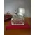 Foto de um(a) Antiga Caixa Decorativa Escultura Mulher Nua Vidro Art Deco, da categoria de Cestos e Caixas. ~ Sowerby Glass ~Antiga caixa decorativa porta joias em vidro artístico inglês com decoração de dama na tampa. Manufatura... Mostrado de uma perspectiva diferente. Vendido no marketplace Trésors.