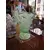 Foto de um(a) Antigo Raro Vaso Art Deco Vidro Satiné Uralina Uranium Glass, da categoria de Vasos. ~ Uranium Glass ~Peças que contém óxido de urânio em sua composição ficam com um lindo tom de verde fluorescente quando... Mostrado de uma perspectiva diferente. Vendido no marketplace Trésors.