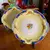 Foto de um(a) Antigo Par De Pratos Com Alças Porcelana Inglesa Grindley, da categoria de Pratos Decorativos. Grindley - England. Antigo par de pratos com alças, para servir ou decorar. Porcelana inglesa com filetes em ouro, decoração... Mostrado de uma perspectiva diferente. Vendido no marketplace Trésors.