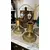 Foto de um(a) Antigo Par De Castiçais Vela Grossa Bronze Italiano Art Deco, da categoria de Castiçais. Simples e chique este antigo par de castiçais em bronze italiano com a base oitavada. São para velas mais largas (com... Mostrado de uma perspectiva diferente. Vendido no marketplace Trésors.