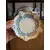 Foto de um(a) Arte Sacra Antigo Raro Pratinho Bowl Porcelana Rosenthal, da categoria de Porta-Jóias. Rosenthal. Antigo e raro pratinho decorativo, bowl em porcelana alemã com a borda fenestrada. Da famosa manufatura... Mostrado de uma perspectiva diferente. Vendido no marketplace Trésors.