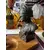 Foto de um(a) Antiga Escultura Bronze Cinzeiro Deusa Da Justiça Themis, da categoria de Cinzeiros. Antigo cinzeiro/porta caneta com escultura decorativa representando a Deusa Themis, personifica o símbolo da justiça. Busto... Mostrado de uma perspectiva diferente. Vendido no marketplace Trésors.