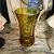 Foto de um(a) Antigo Vaso Cristal Tcheco Âmbar Lapidação Dedão Art Deco, da categoria de Vasos. Antigo e lindo vaso em cristal Europeu, doublé na cor âmbar. Lapidado à mão, lapidação dedão, fundo estrelado. Art... Mostrado de uma perspectiva diferente. Vendido no marketplace Trésors.