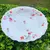 Foto de um(a) Antigo Grande Medalhão Prato Decorativo Em Porcelana Alemã, da categoria de Pratos Decorativos. Para servir ou decorar. Antigo e grande prato medalhão em porcelana alemã, com linda de floral pintada à mão. Década de... Mostrado de uma perspectiva diferente. Vendido no marketplace Trésors.