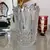 Foto de um(a) Antigo Vaso Art Deco Cristal Francês Diamante Satiné, da categoria de Vasos. Antigo e fino vaso em cristal francês lapidação pontas de diamante, com detalhes em satiné. Período Art Deco.Medidas 19x14cm. Mostrado de uma perspectiva diferente. Vendido no marketplace Trésors.