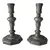 Foto de um(a) Antigo Par De Castiçal Candelabro Rústico Em Estanho, da categoria de Castiçais. Antigo par de castiçal em estanho trabalhado. Peças muito decorativas.Medidas 20x12cm cada. Vendido no marketplace Trésors.
