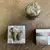 Foto de um(a) Antiga Coleção 5 Caixinhas Em Prata Bronze E Madrepérola, da categoria de Cestos e Caixas. Antiga e especial coleção com 5 caixinhas antigas, em prata bronze e madrepérola, feitas à mão. Meados do século XX. Mostrado de uma perspectiva diferente. Vendido no marketplace Trésors.