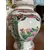 Foto de um(a) Antigo Pequeno Potiche Oriental Em Porcelana Chinesa, da categoria de Vasos e recipientes. Pequeno potiche oriental, porcelana artística pintado à mão. Medidas 15x8cm. Mostrado de uma perspectiva diferente. Vendido no marketplace Trésors.