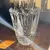 Foto de um(a) Antigo Vaso Art Deco Cristal Francês Diamante Satiné, da categoria de Vasos. Antigo e fino vaso em cristal francês lapidação pontas de diamante, com detalhes em satiné. Período Art Deco.Medidas 19x14cm. Mostrado de uma perspectiva diferente. Vendido no marketplace Trésors.