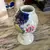 Foto de um(a) Antigo Raro Mate Cuia Isabelina Em Porcelana Alemã, da categoria de Garrafas, potes e jarros. Antigo “mate” cuia isabelina, em porcelana alemã, moldada e pintada à mão, acabamento com filetes em ouro. Alemanha, meados... Mostrado de uma perspectiva diferente. Vendido no marketplace Trésors.