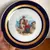 Foto de um(a) Antigo Medalhão Prato Decorativo Porcelana Francesa Limoges, da categoria de Pratos Decorativos. Antigo e grande prato medalhão em fina porcelana francesa, pintado à mão com linda cena central e acabamentos com muito... Mostrado de uma perspectiva diferente. Vendido no marketplace Trésors.