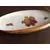 Foto de um(a) Antigo Centro De Mesa Prato Em Porcelana Real Com Frutas, da categoria de Travessas e tigelas. Porcelana antiga, borda dourada trabalhada com ouro. Em perfeito estado. Altura: 4cmComprimento: 27cmProfundidade: 15cm. Mostrado de uma perspectiva diferente. Vendido no marketplace Trésors.