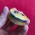 Foto de um(a) Antiga Rara Caixinha Porta Pó Itália Prata De Lei Esmaltada, da categoria de Cestos e Caixas. Antiga e centenária caixinha porta pó em prata de lei italiana teor 925, com aplicação de esmalte feita à mão. Peça muito... Mostrado de uma perspectiva diferente. Vendido no marketplace Trésors.