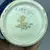 Foto de um(a) Antigo Vaso Art Deco Porcelana Inglesa Crown Devon Pintado, da categoria de Vasos. Crown Devon. Porcelana inglesa pintada à mão com lindas flores. Período Art Deco. Peça catalogada. Meados do século XX.... Mostrado de uma perspectiva diferente. Vendido no marketplace Trésors.