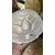 Foto de um(a) Antiga Caixa Decorativa Bomboniere Cristal Francês Satiné, da categoria de Cestos e Caixas. Antiga e imponente caixa decorativa, porta joias ou bomboniere em cristal francês satiné. Decoração floral em relevo,... Mostrado de uma perspectiva diferente. Vendido no marketplace Trésors.
