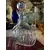 Foto de um(a) Antiga Garrafa Licoreira Jarra Em Cristal Francês Baccarat, da categoria de Garrafas. ~ Baccarat ~Antiga e majestosa garrafa licoreira em cristal francês ricamente lapidada à mão. A lapidação manual é um... Mostrado de uma perspectiva diferente. Vendido no marketplace Trésors.