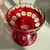 Foto de um(a) Antigo Diferente Vaso Art Deco Cristal Baccarat Vermelho, da categoria de Vasos. Antigo e diferente vaso doublé em cristal Baccarat vermelho rubi, lapidado à mão. Fundo estrelado.Medidas 17x15cm... Mostrado de uma perspectiva diferente. Vendido no marketplace Trésors.