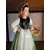 Foto de um(a) Antiga Escultura Feminina Camponesa Porcelana Italiana Lenci, da categoria de Escultura. ~ Made in Italy ~Antiga e grande escultura artística em porcelana italiana. Figura de camponesa com cesta e frutas. A peça é... Mostrado de uma perspectiva diferente. Vendido no marketplace Trésors.