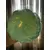 Foto de um(a) Antigo Vaso Art Deco Em Murano Verde Leitoso Opalescente, da categoria de Vasos. ~ Murano Opalescent Glass ~Murano opalescente é muito chique. Antigo vaso artístico feito à mão em Murano italiano... Mostrado de uma perspectiva diferente. Vendido no marketplace Trésors.