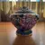 Foto de um(a) Antigo Potiche Púcaro Caixa Porta Jóias Oriental Cloisonné, da categoria de Vasos e recipientes. ~ Cloisonné ~ Antigo potiche em bronze esmaltado, técnica Cloisonné. Além de muito decorativo, com lindas cores e flores ao... Mostrado de uma perspectiva diferente. Vendido no marketplace Trésors.