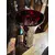 Foto de um(a) Antigo Raro Vaso Jarro Em Cristal Baccarat Lapidado À Mão, da categoria de Vasos. Antigo e elegante vaso em cristal europeu doublé na cor bordô, uma cor linda, que combina com tudo. Em contato com a luz ele... Mostrado de uma perspectiva diferente. Vendido no marketplace Trésors.