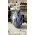 Foto de um(a) Antigo Grande Vaso Jarro Murano Italiano Opalina Art Deco, da categoria de Vasos. Antigo e grande vaso opalinado em murano leitoso, técnica de trabalho “Sandwich Glass” quando temos mais de um tipo de vidro... Mostrado de uma perspectiva diferente. Vendido no marketplace Trésors.