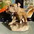 Foto de um(a) Antiga Rara Escultura Cachorro Buldogue Mármore Ernst Beck, da categoria de Escultura. E. Beck (Ernst Beck - 1879/1941). Antiga escultura artística de cachorro buldogue esculpido à mão em mármore italiano. Peça... Mostrado de uma perspectiva diferente. Vendido no marketplace Trésors.