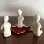 Foto de um(a) Antigo Bibelô Nua Em Biscuit Porcelana Espanhola Marti Piero, da categoria de Modelos e estatuetas. Marti Piero. 3 bibelôs da famosa porcelana espanhola, com filetes de ouro. Medida aproximadamente 8 x 9cm cada. Mostrado de uma perspectiva diferente. Vendido no marketplace Trésors.
