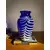 Foto de um(a) Antigo Vaso Jarro Murano Italiano Leitoso E Opalina Art Deco, da categoria de Vasos. ~ Cobalt blue Glass ~ Antigo e exuberante vaso artístico em Murano Italiano, cor azul cobalto com um trabalho leitoso em... Mostrado de uma perspectiva diferente. Vendido no marketplace Trésors.