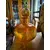 Foto de um(a) Antiga Garrafa Decorativa Murano Com Ouro Carnival Glass, da categoria de Garrafas. Carnival Glass. Antiga e super diferente garrafa decorativa em Murano artístico iridescente, possui pequenas partículas de... Mostrado de uma perspectiva diferente. Vendido no marketplace Trésors.